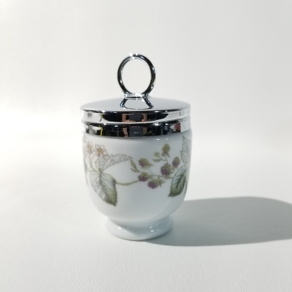 Royal Worcester Porcelain Egg Cup with Lid Made in England Brambles - Picture 3 of 9
